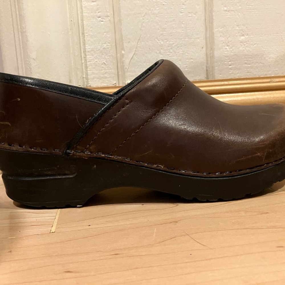 Clogs - Picture 3 of 4